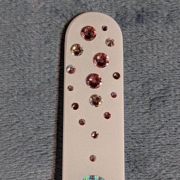 🆕7.5" White Czech Crystal Nail File W/BEAUTIFUL PINK & CLEAR SWAROVSKI CR… - Picture 2 of 6